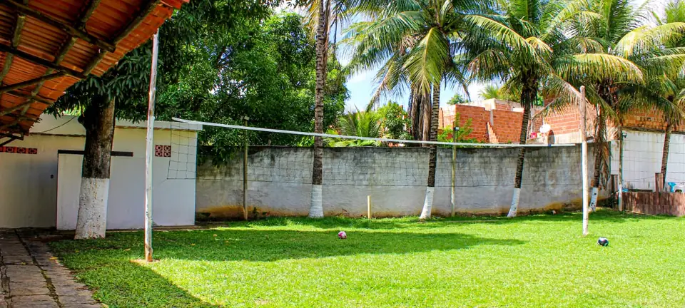 Clínica de reabilitação em Ipatinga, MG, com área verde e estrutura de acolhimento no Vale do Aço
